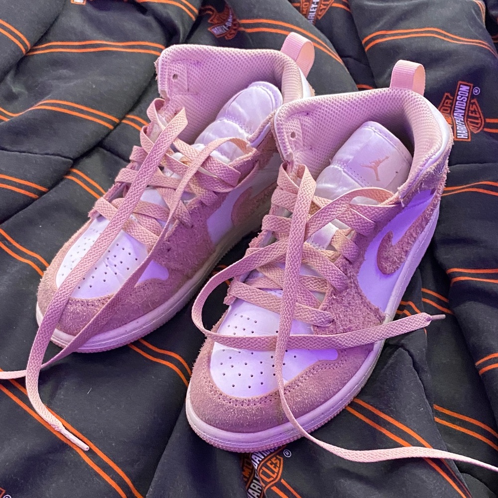 Nike Kids Pink and White Sneakers